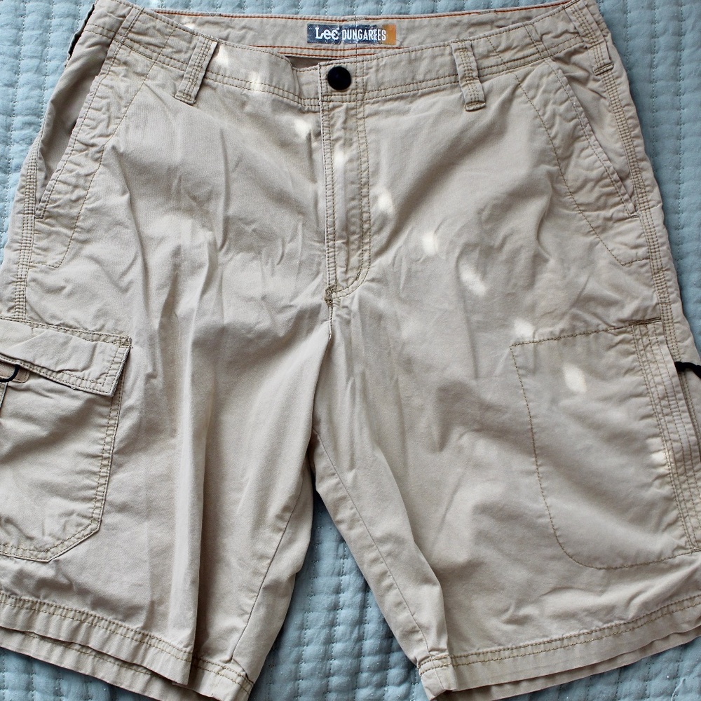 Lee Dungarees Lightweight Khaki Cargo Shorts